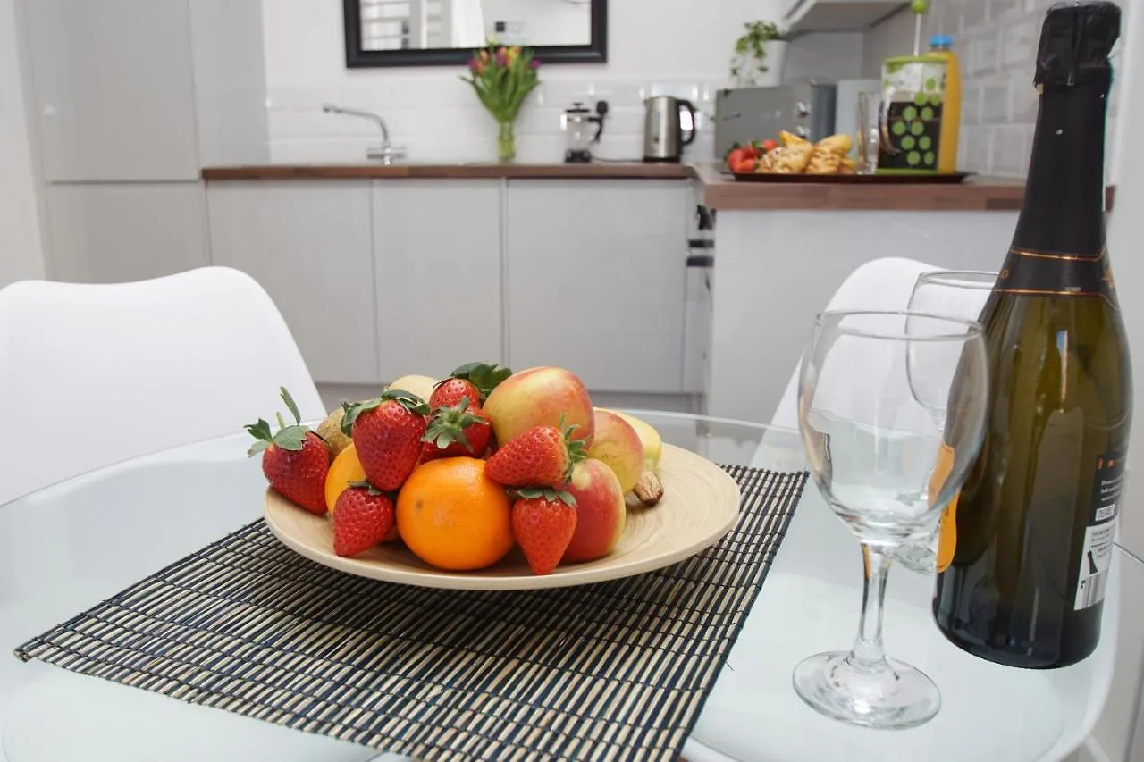 Loft Style Apartment For 4, 1 Broadhurst Court, Close To Town, Station & Hospital Stockport United Kingdom