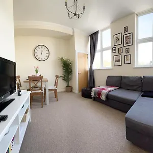 Cosy Town Centre Close To , Bournemouth United Kingdom